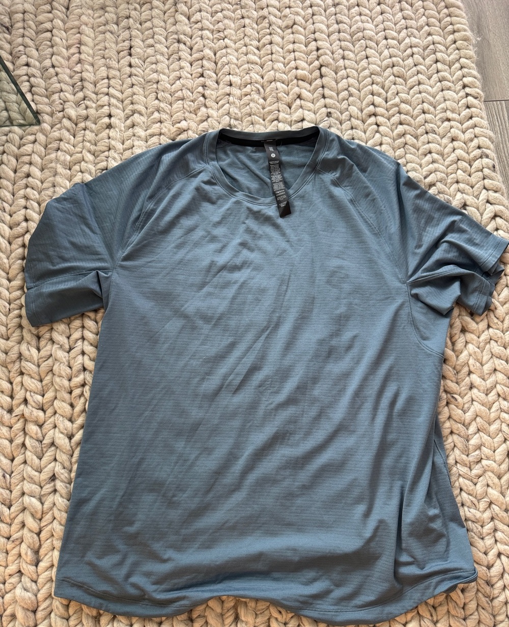 lululemon athletica Men's Short Sleeve Tee - Slate Blue